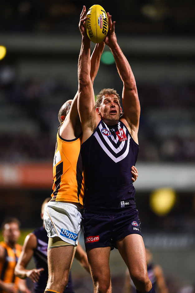 AFL 2015 First Preliminary Final - Fremantle v Hawthorn Aaron Sandilands takes a strong grab during last year's preliminary final against Hawthorn - ${keywords}